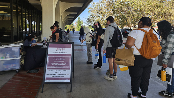 Students line up for San Diego Public Library cards