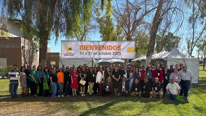 Group photo from the Transborder Library Conference